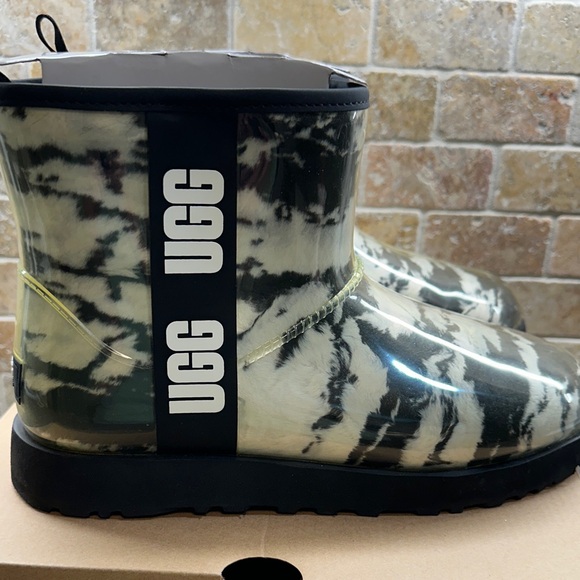 NEW** UGG Classic Clear Mini Marble Boots - Picture 3 of 11